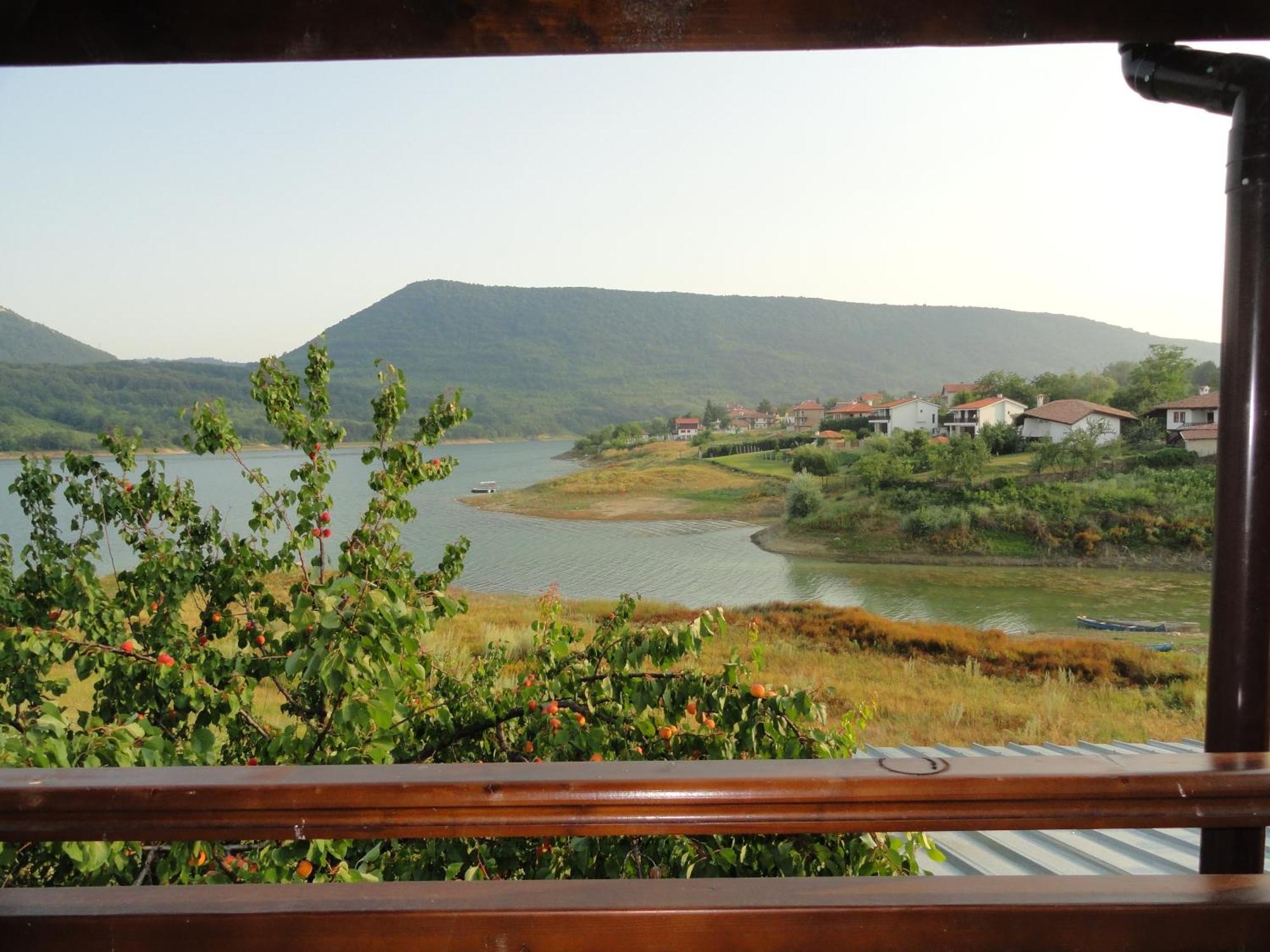 Family Hotel Belvedere Dŭlgopol Exteriör bild
