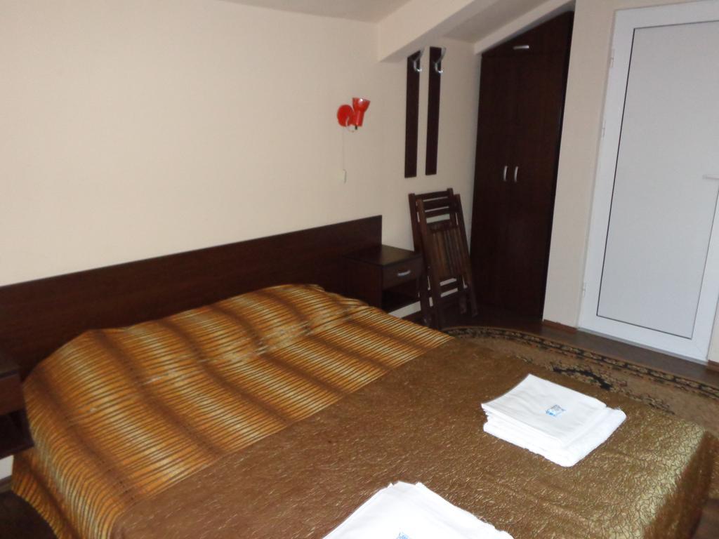 Family Hotel Belvedere Dŭlgopol Exteriör bild
