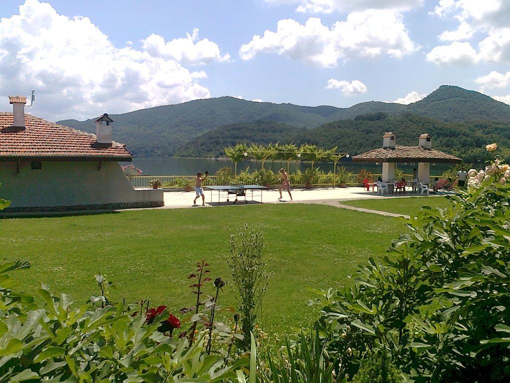 Family Hotel Belvedere Dŭlgopol Exteriör bild
