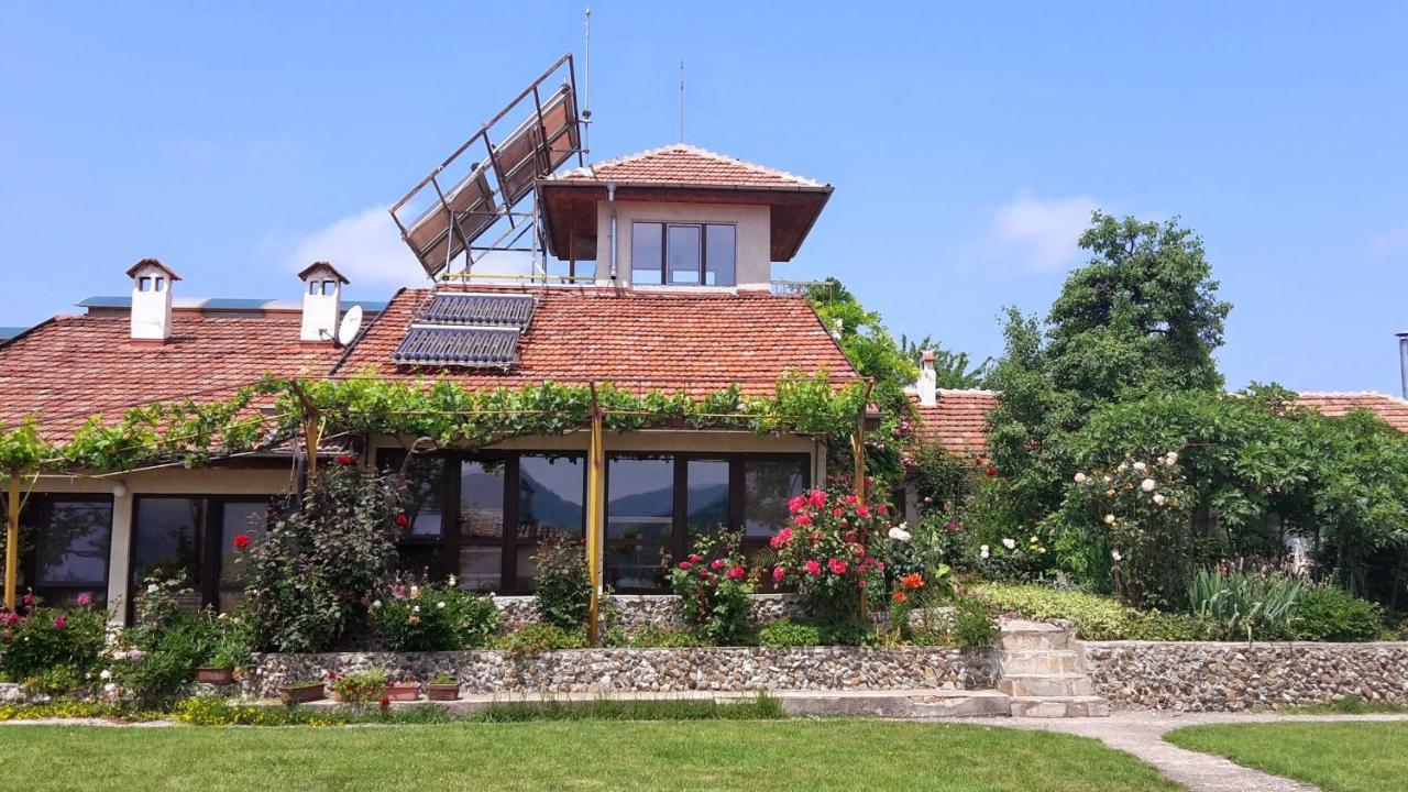Family Hotel Belvedere Dŭlgopol Exteriör bild