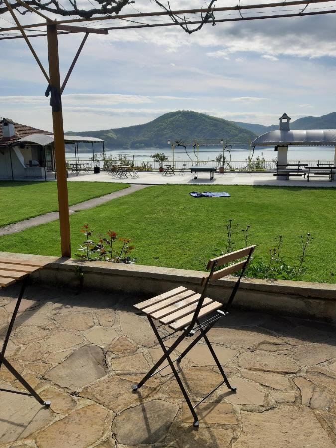 Family Hotel Belvedere Dŭlgopol Exteriör bild